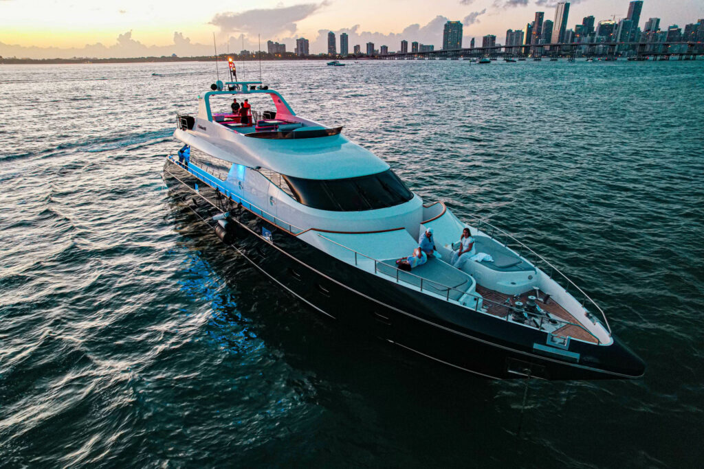 Private Sunset Cruise Miami – YOLO VIP Parties