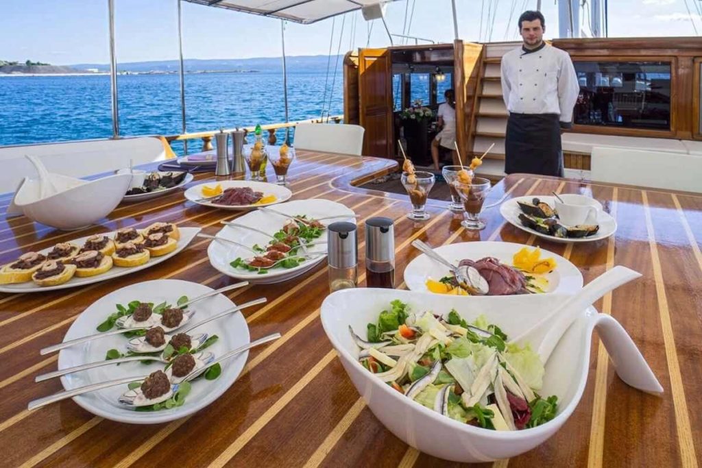 CHEF SERVICES - All-Inclusive VIP Yacht Rental Service at YOLO VIP Parties